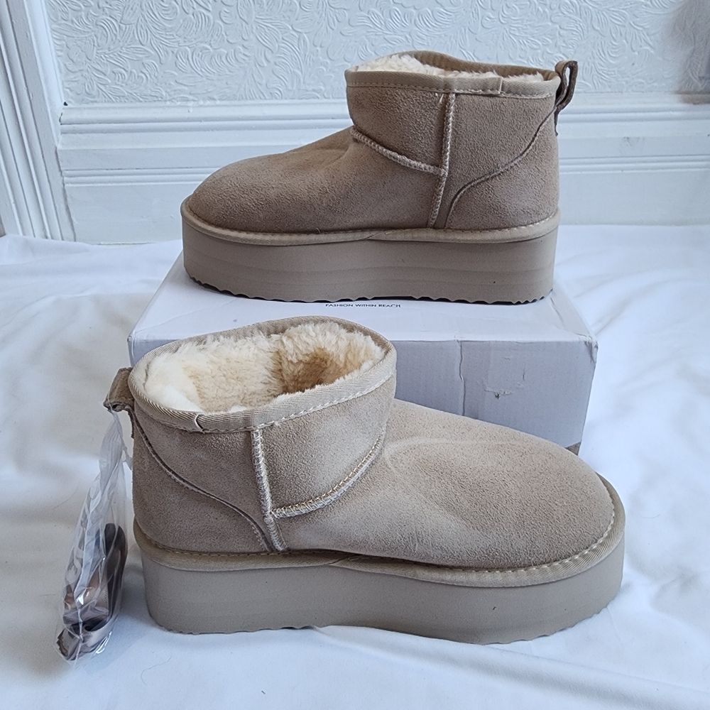 Dreampairs Cozy Tan Platform Ankle Boots with Plush Lining
